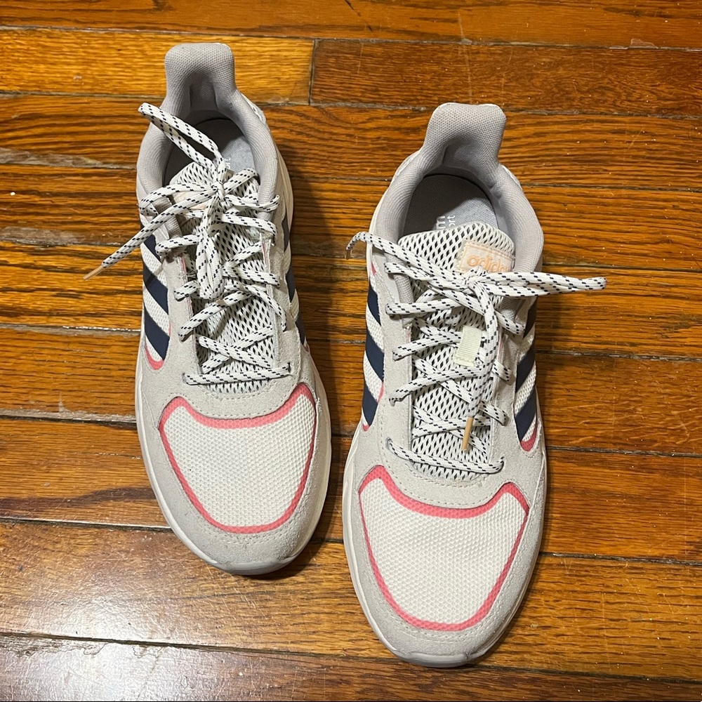 Adidas Sneakers